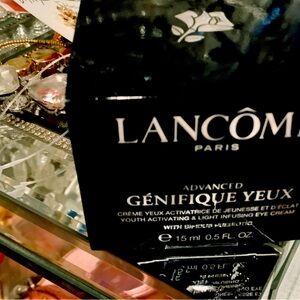 Beautiful Lancôme under eye cream